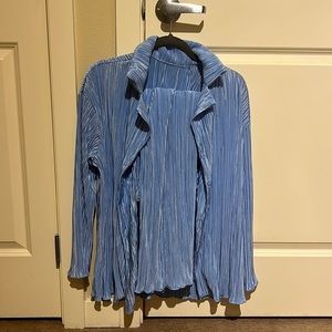 Selling brand new pleated two pieces set!